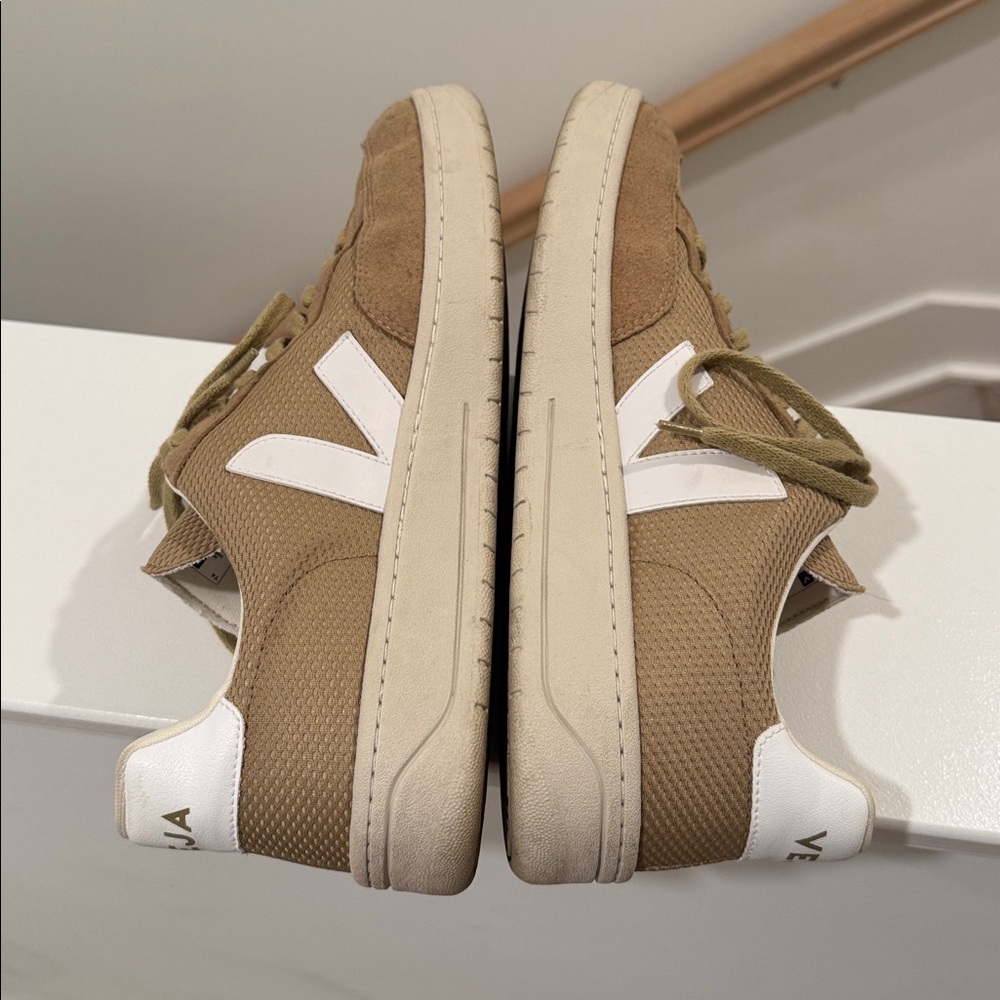 Veja Tan and White Men's Sneakers - Picture 3 of 16